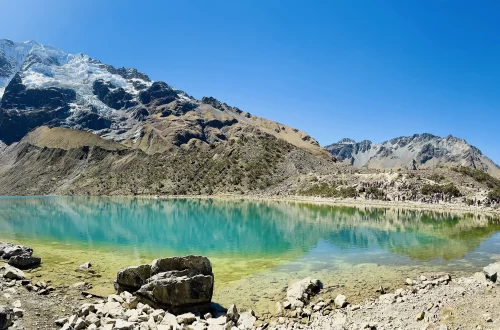 Foto da Laguna Humantay, localizada no Peru